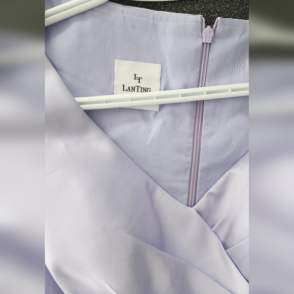 Dress - Picture 2 of 3